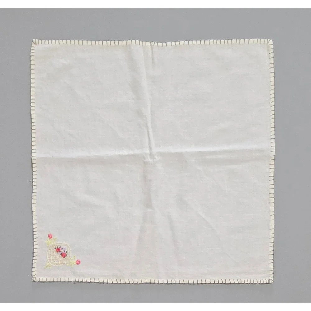 Vintage Hand Embroidered Floral Napkins Set of 4 White Pink Green 15.5